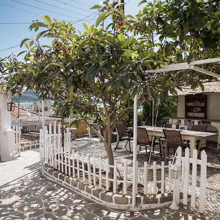 The Garden House Apartment