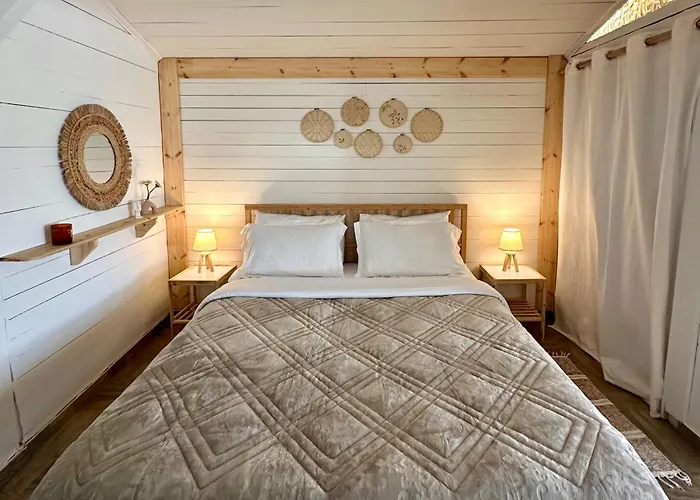 Апартаменты The Garden House Кавала